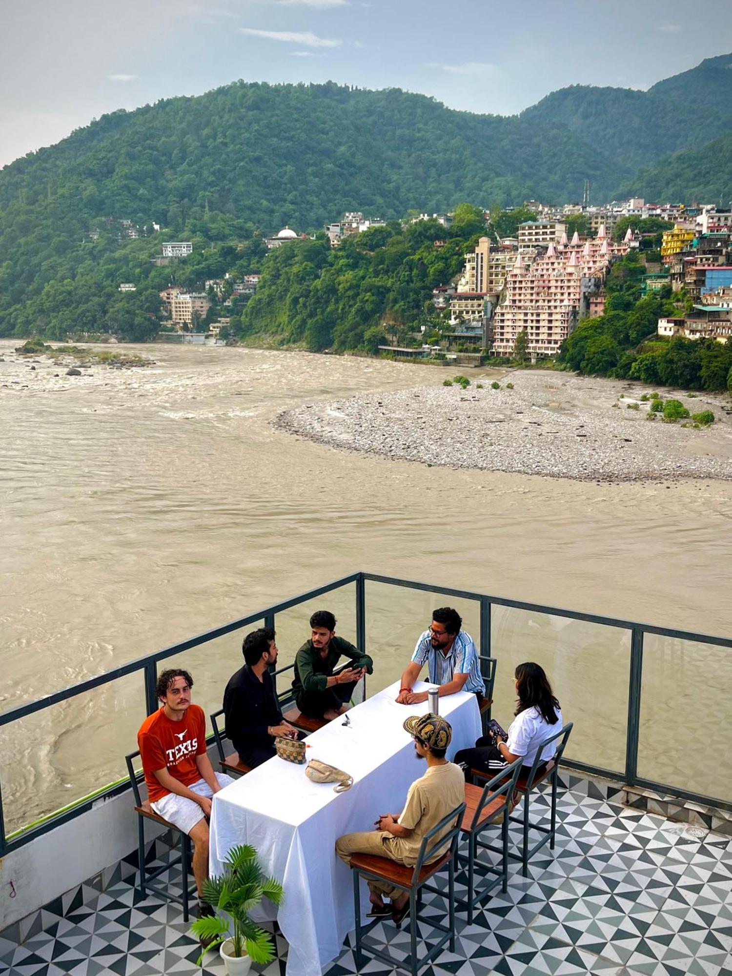 Joey'S By The Ganges Vandrehjem Rishīkesh Eksteriør billede